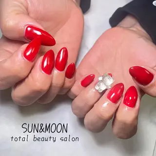 ネイル SUN&MOON REOのネイルデザイン