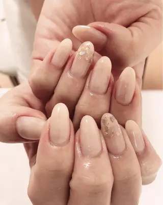 ネイル R ...Rの眉毛・アイブロウイメージ