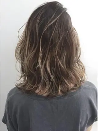 ミディアム カラー ヘアアレンジ 【公式】amble luxe池袋東口🩷のヘアスタイル
