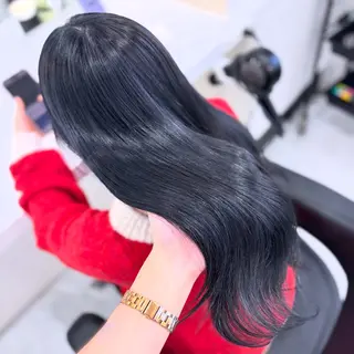 セミロング カラー 🩵色落ち可愛い 寒色カラー🩵のヘアスタイル