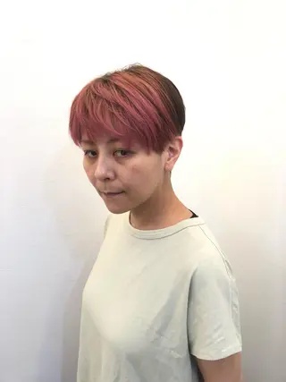 ショート ツノガイ エリのヘアスタイル
