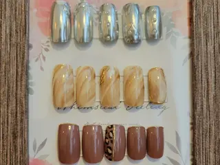 ミディアム ネイル 櫛の屋浜口店 sumireのネイルデザイン