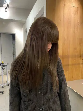 ロング 盛れる透明感カラー・ momokaのヘアスタイル