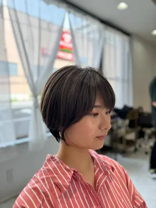 ショート カラー 髪質改善ストレート オルメントのヘアスタイル