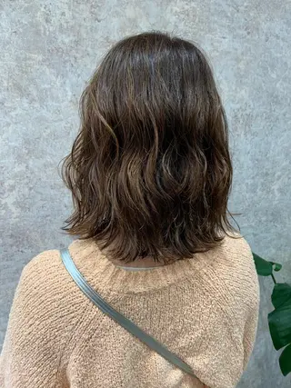 ミディアム パーマ メテオ ／ヘアカラー 西川菜実のヘアスタイル