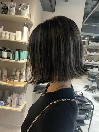 ショート カラー ブリーチ👩🦳/ ✂︎MANAMIのヘアスタイル