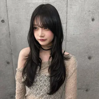 ロング 髪質改善|透明 感カラー🩵レイヤーのヘアスタイル