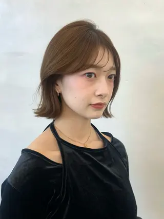 ショート カラー レイヤー/ボブ/透明 感カラー/佐藤奈由のヘアスタイル