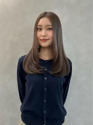 セミロング えり 堀江/ボブ /レイヤー/艶髪のヘアスタイル