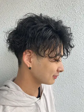 ショート パーマ メンズ 内村 純也のヘアスタイル