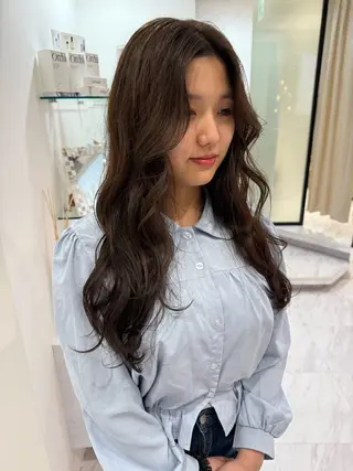 ロング カラー ヘアアレンジ ともか 名駅🧚‍♂️💫のヘアスタイル