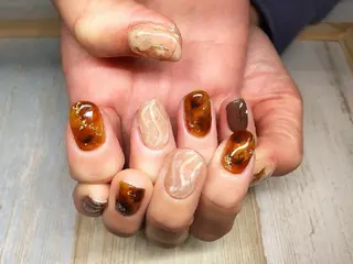 ミディアム ネイル T&A nailのネイルデザイン