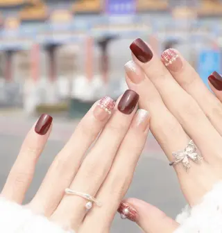 ネイル Queens 榊 まおのネイルデザイン