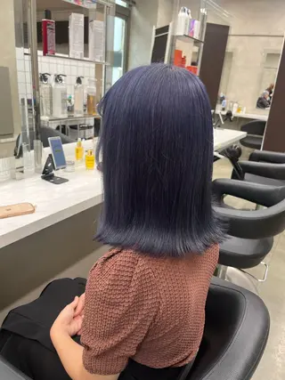 セミロング 寒色/ベージュヘア ブリーチありMiOのヘアスタイル