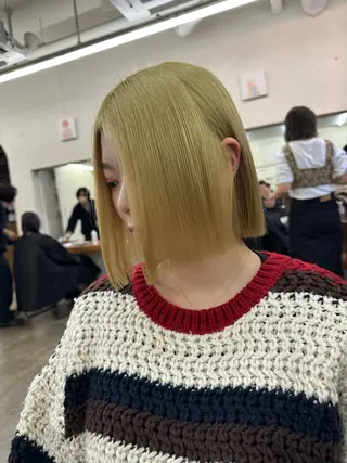 ミディアム カラー MOE レイヤー/新宿三丁目のヘアスタイル