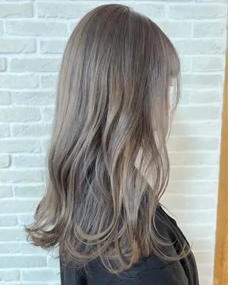 カラー Topstylist YUKIのヘアスタイル