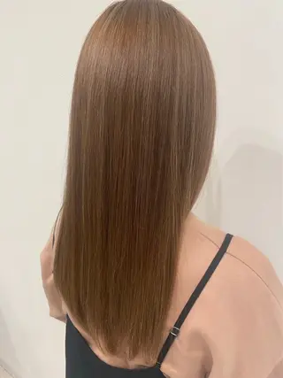 セミロング カラー 林 朱里のヘアスタイル
