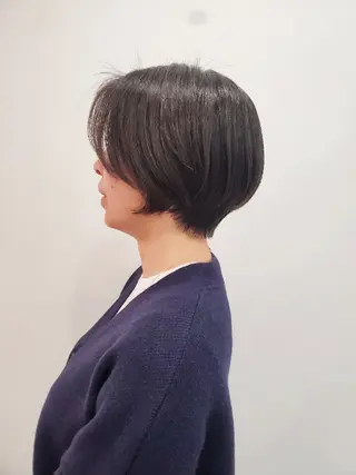 ショート カラー 齋藤 愛美のヘアスタイル