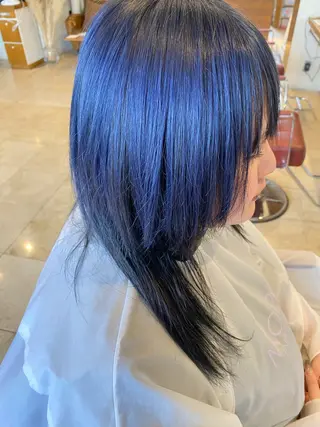 ミディアム カラー 安澤 彩奈のヘアスタイル