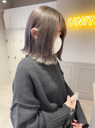 ミディアム カラー ハイトーン×レイヤー カットTAKUMIのヘアスタイル