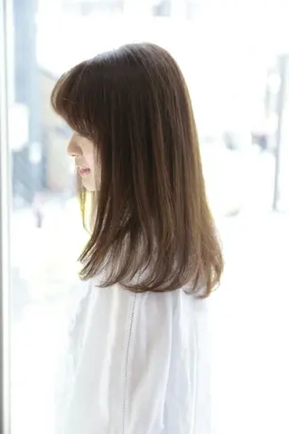 ロング カラー 瀧上 菜津美のヘアスタイル