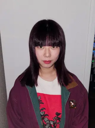 ミディアム カラー OMA　 カタギシのヘアスタイル