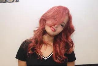 ロング カラー TAI透明カラー 柔らかい縮毛矯正のヘアスタイル