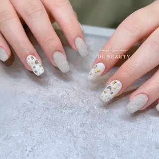 ネイル .. momoko🕊のネイルデザイン