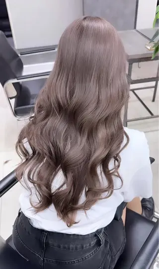ロング カラー ミルクティー・ピンク 甘モテカラー/emaのヘアスタイル