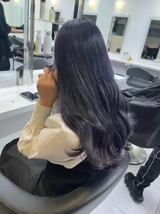 ロング 寒色＆ブリーチ特化 寒色MiOのヘアスタイル