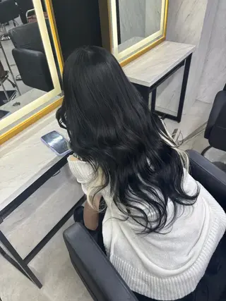 ロング Assistant MOEのヘアスタイル