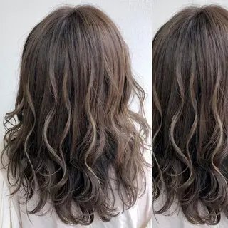 ショート カラー JuNブリーチに 縮毛矯正するプロのヘアスタイル