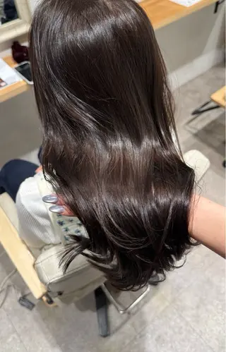 ロング 三浦 彩笑のヘアスタイル