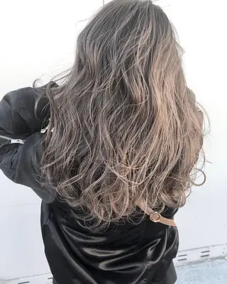 セミロング カラー 店長 小池アキトのヘアスタイル
