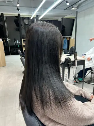 カラー 小森聖奈 韓国風レイヤーカットのヘアスタイル