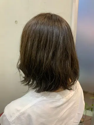 ミディアム おせ ちさとのヘアスタイル