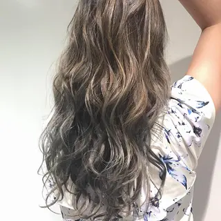 ロング カラー ヘアアレンジ Zina渋谷エリア マネージャShionのヘアスタイル