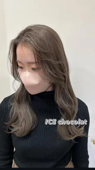 ロング カラー 透明感カラー NAN AMI グレージュのヘアスタイル