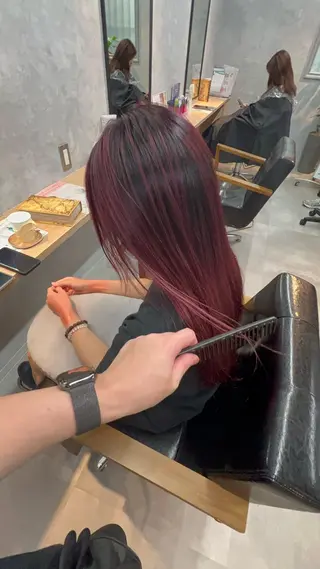 ロング motoトップカラー リスト/ブリーチカラのヘアスタイル