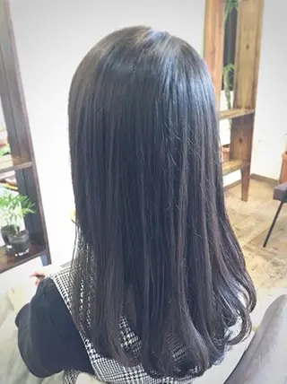 セミロング nest  のヘアスタイル