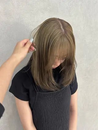 セミロング カラー Megu/ベージュ/ 透明感カラーのヘアスタイル