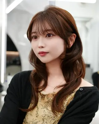 セミロング 中顔面短縮 顔まわり新田大翔のヘアスタイル