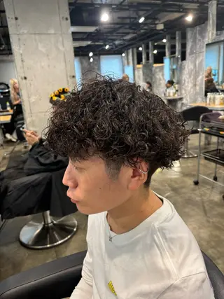 メンズ 🪽直毛男子の救世主 🪽フェザーパーマのヘアスタイル
