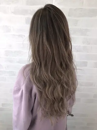 カラー デザインカラー Lienのヘアスタイル