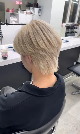 カラー 渋谷🎨ブリーチ特化 ×エクステ🎨レンのヘアスタイル