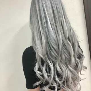 カラー ダブルスキルエクステ /羽エクステ白石宇由のヘアスタイル