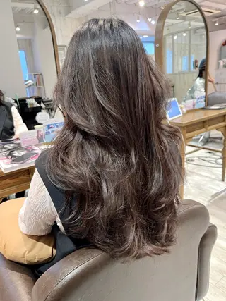 ロング カラー パーマ ヘアアレンジ レイヤーカット ✨️進藤ひかりのヘアスタイル