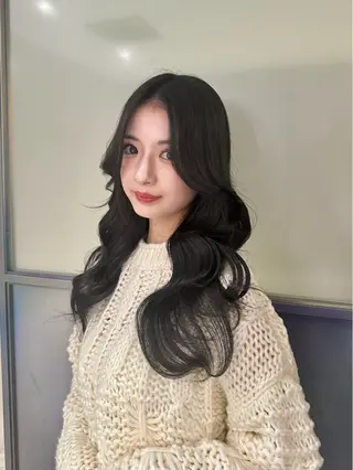 ロング カラー 🤍ハイトーンカラー 緒方 柚衣🤍のヘアスタイル