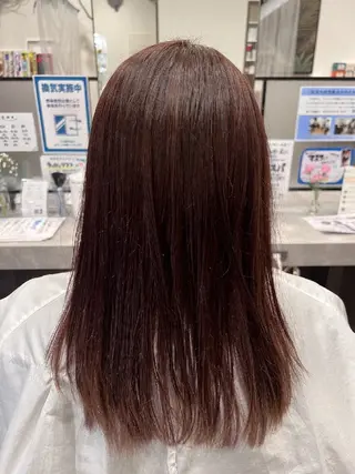 セミロング カラー 橘　 莉穂のヘアスタイル