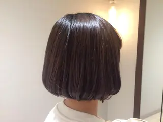 ショート カラー 高澤 まなみのヘアスタイル